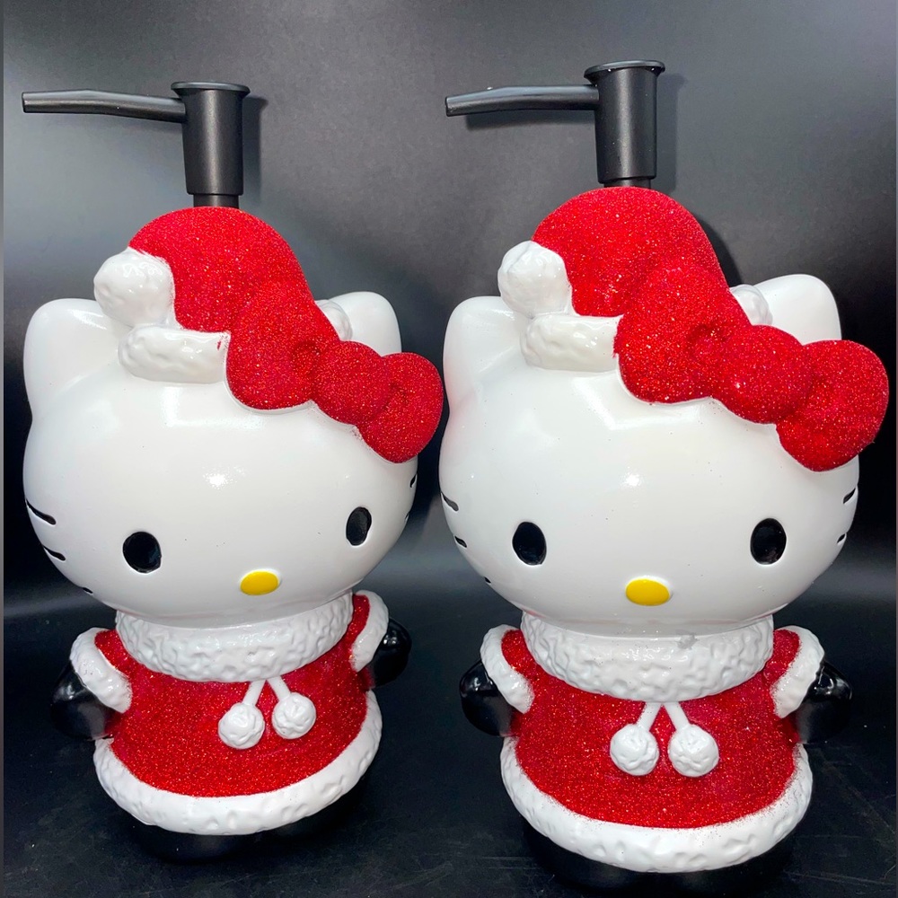 Hello Kitty Glittery Holiday Soap dispenser Set